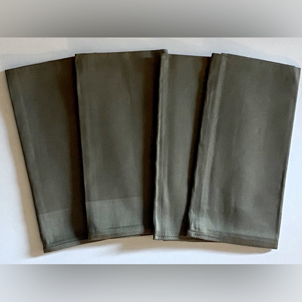 Calvin Klein Home Satin Band Sage Napkins Set of 4 NWT